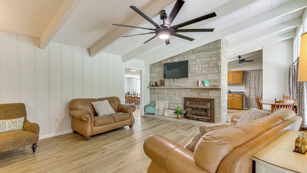 Florence House | Expansive Florence Home ~ 6 Mi to Downtown!
