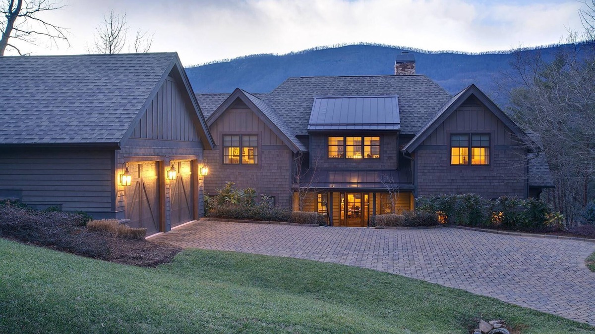 Mill Spring House | Expansive Golf Resort Home with Mountain Views - Family Friendly