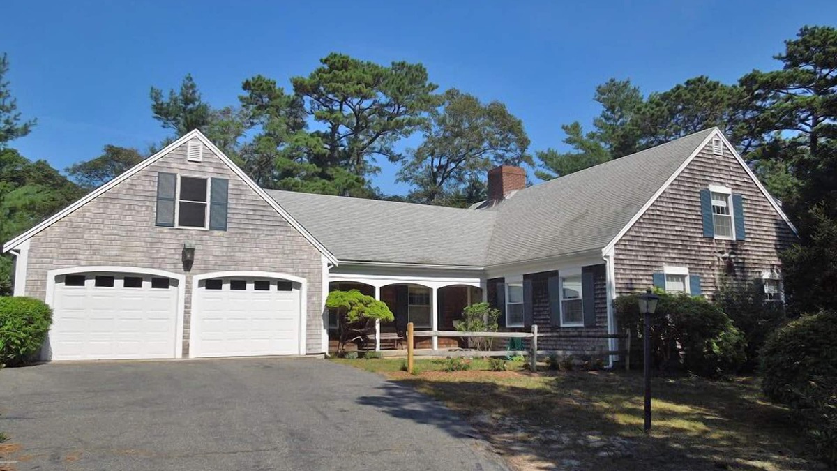 South Orleans House | Expansive Home by Orleans Town Landing (1086)