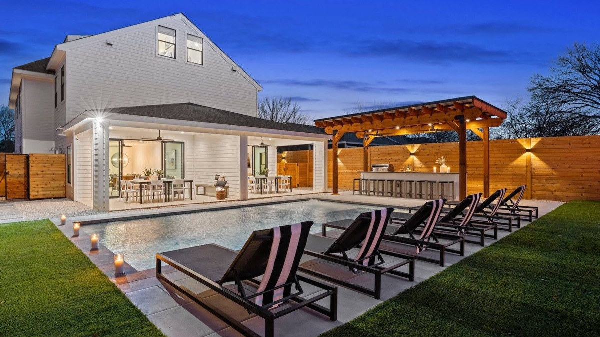 East MLK House | Expansive Luxury Duplex | Shared Pool