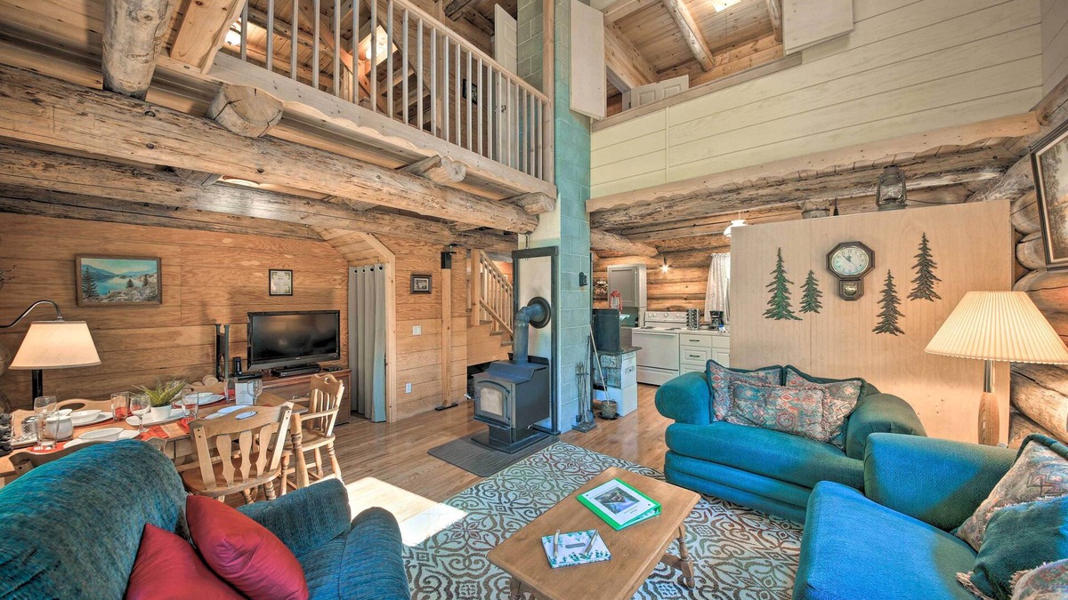 Bonners Ferry Cabin | Expansive Moyie Riverfront Cabin - Pets Welcome!