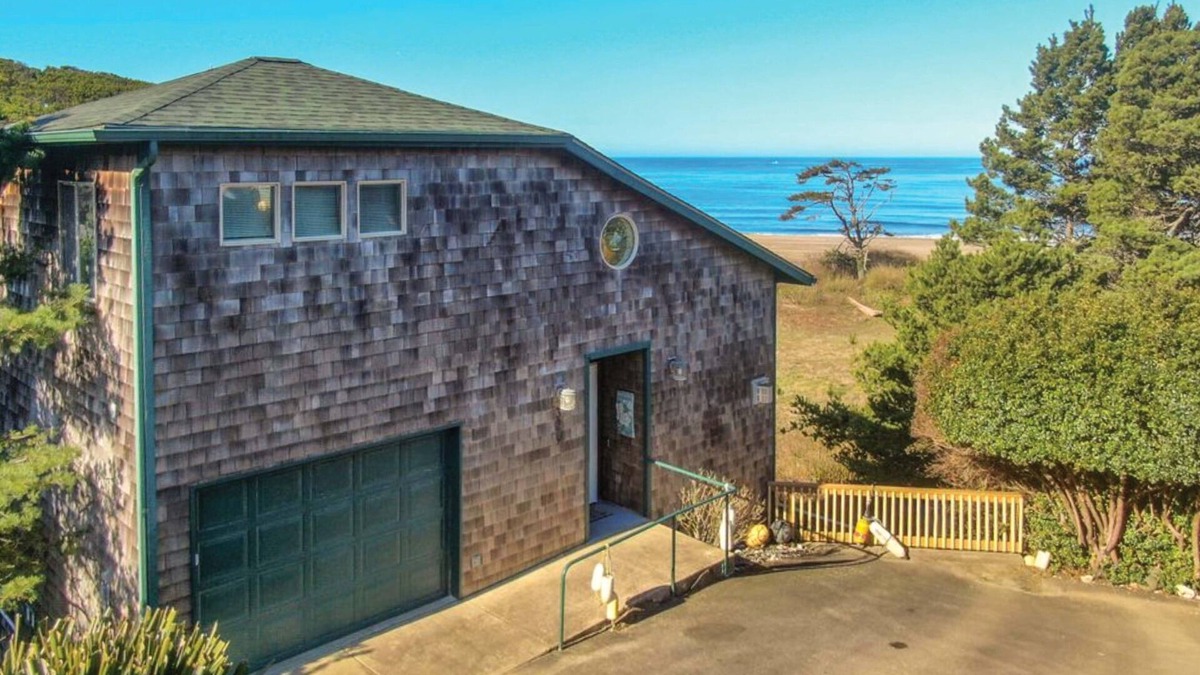 Gleneden Beach House | Expansive Ocean Views, Easy Beach Access, Privacy, Hot Tub, Oceanfront!