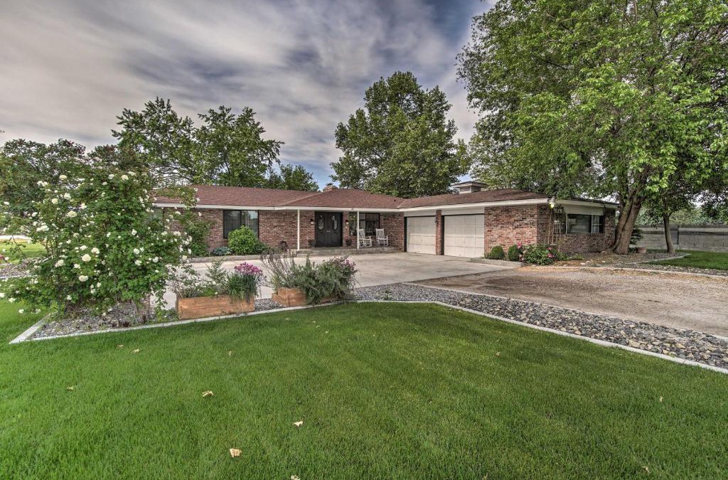 Tri-Cities House | Expansive Pasco Escape with Sauna Pets Welcome