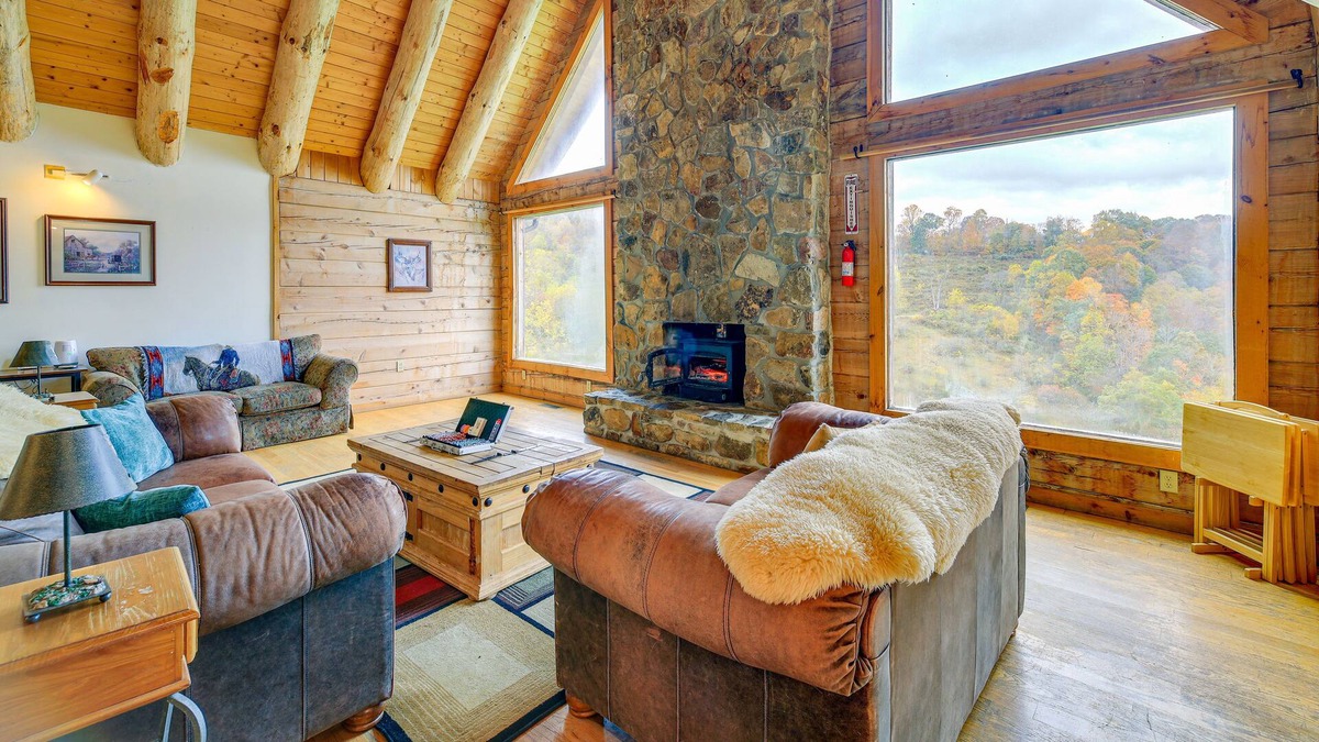 Nebo Cabin | Expansive, Pet-Friendly Ceres Retreat on 120 Acres