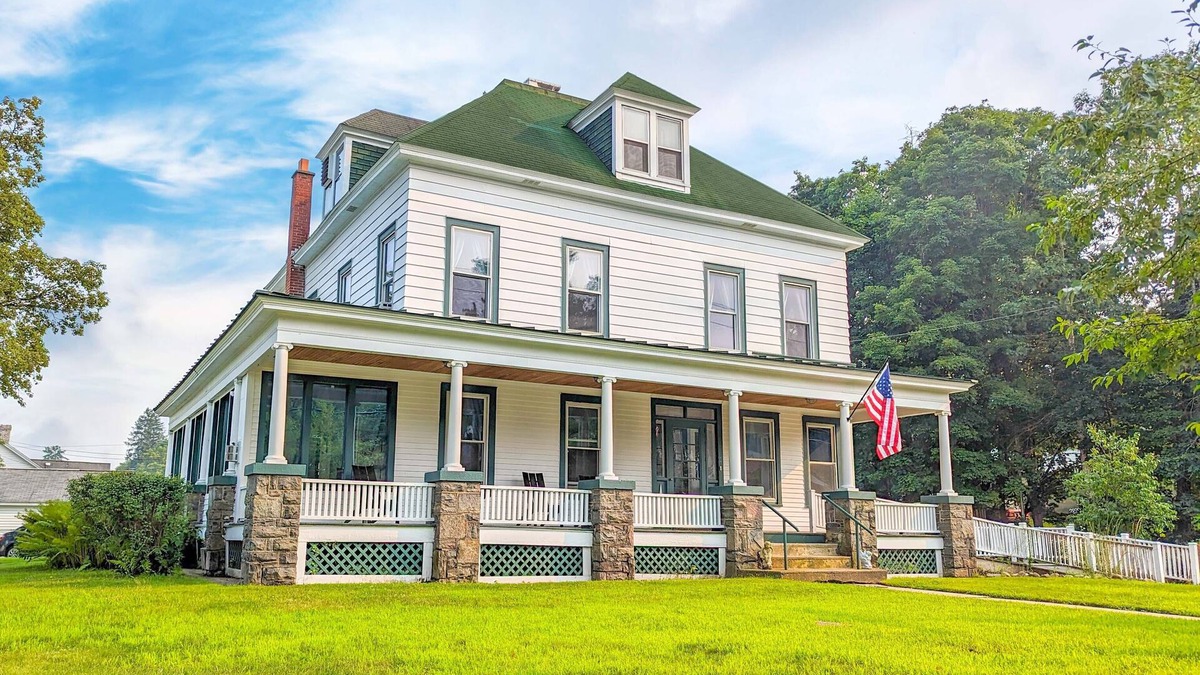 Corinth House | Expansive Victorian close to Saratoga Springs and Lake George