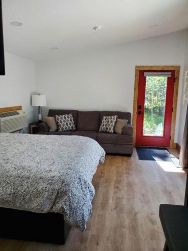 Laurium Hotel | Expedition Inn