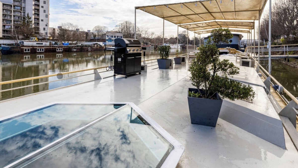 Villeneuve-la-Garenne Boat Rental | EXPERIENCE THE PARIS OLYMPIC GAMES ON THE SEINE RIVER!n