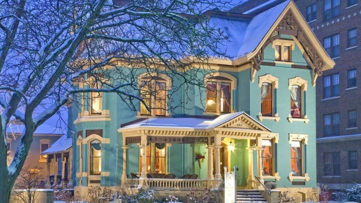 Central Business District Bed & Breakfast | Experience a relaxing, cozy and friendly stay. Walking distance to downtown!