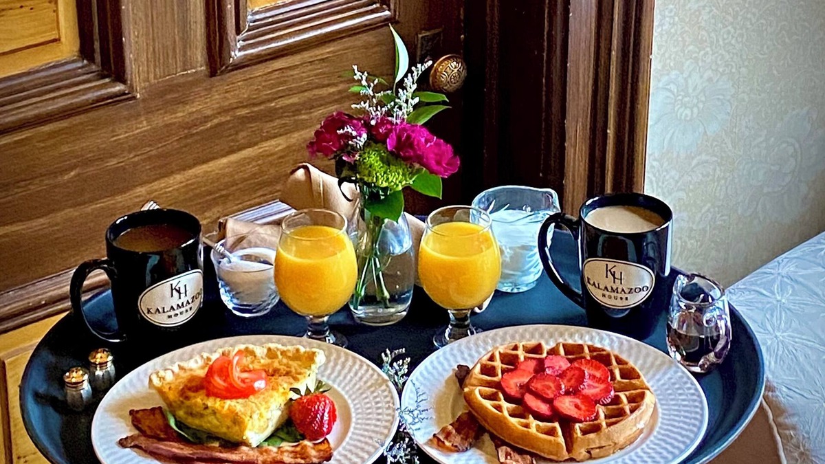 Central Business District Bed & Breakfast | Experience a relaxing, cozy and friendly stay. Walking distance to downtown!