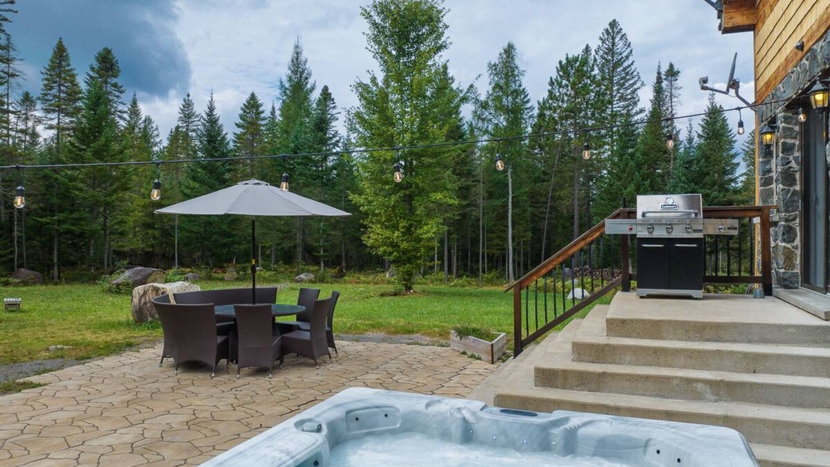 Chertsey Ski Chalet | Experience a stay surrounded by nature in a most peaceful environment