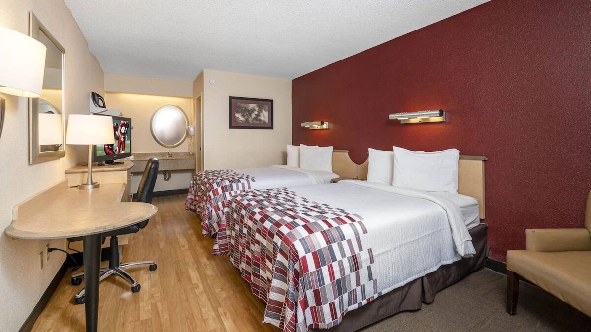 Bowmansville House | Experience a Weekend of Fun! Pet-friendly, FREE Parking, Near Glen Falls!