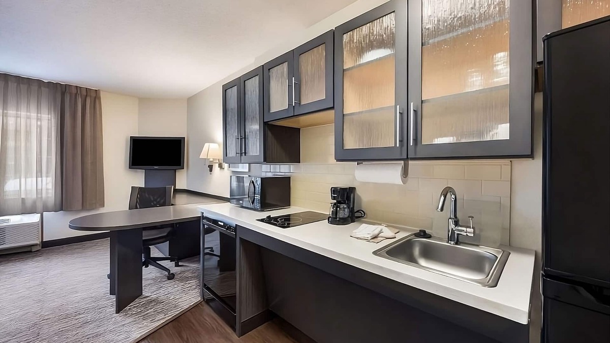 Hancock Apartment | Experience Austin's Famous 6th Street! Full Kitchen, Pet-friendly Property!