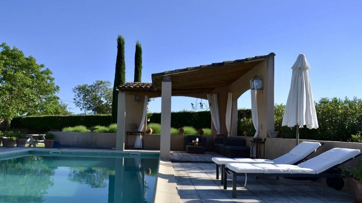 Merindol House | Experience authenticity at La Marquise