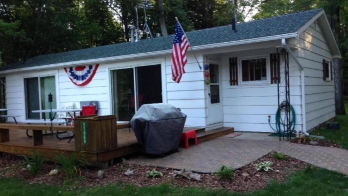 Burt Lake Cabin | Experience Burt Lake In A Great Family Environment