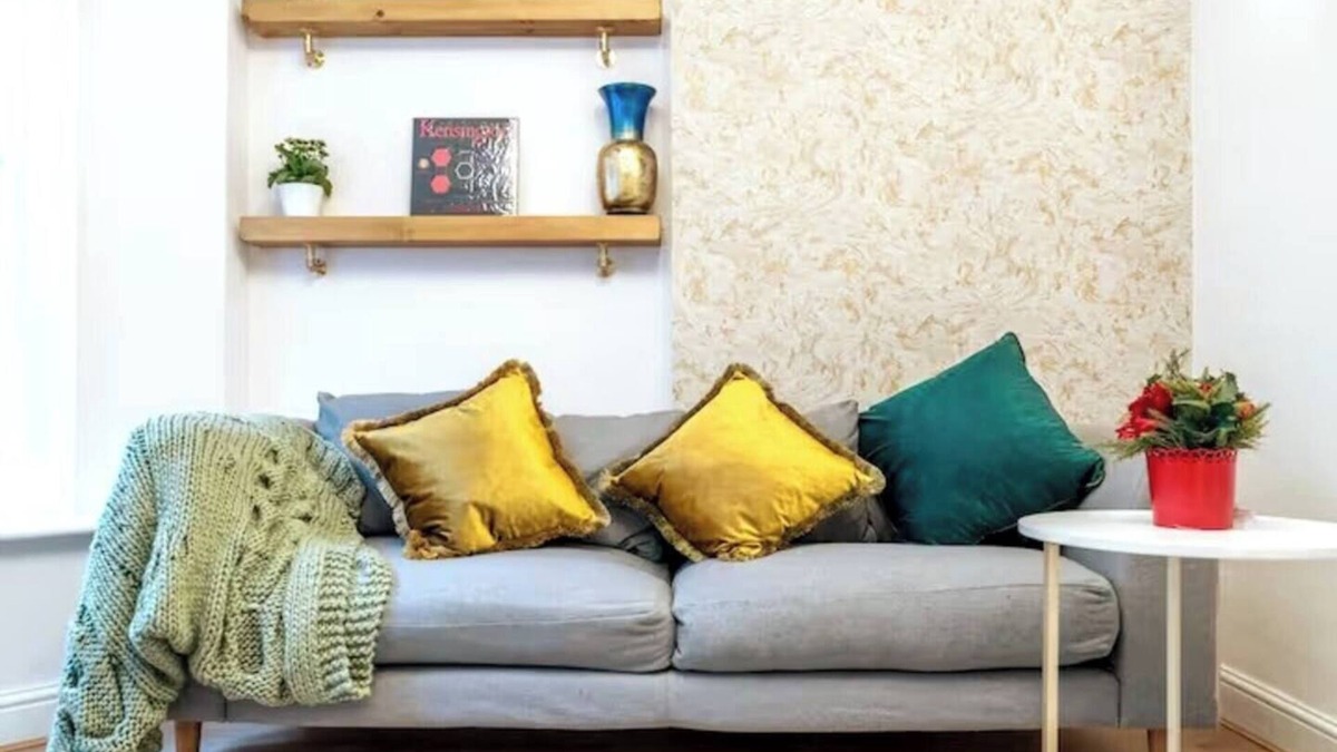 West Kensington Apartment | Experience Central London from this stylish, newly renovated 1-bed flat in Kensington & Chelsea.