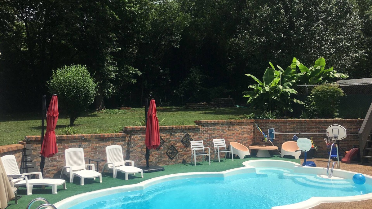 Charleston House | Experience Charleston charm near Hiwassee River