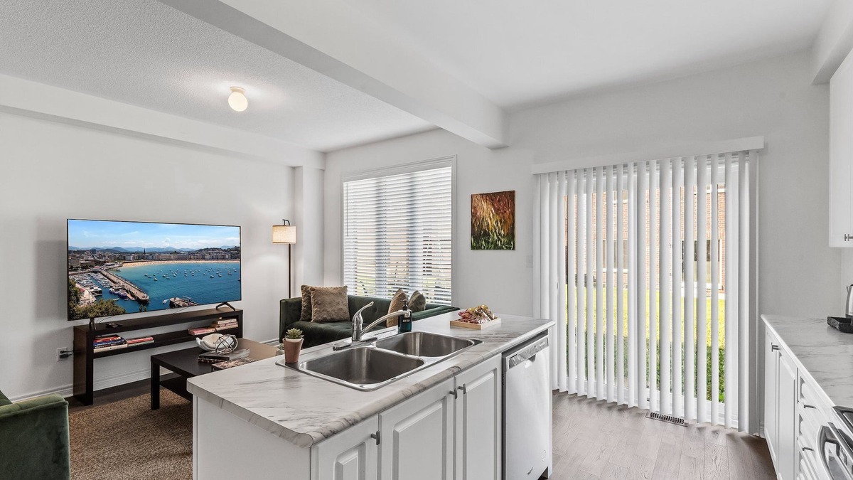 Durham Region House | Experience comfort & luxury in modern 4+1 bedroom & 3.5 bath Oshawa Townhome!