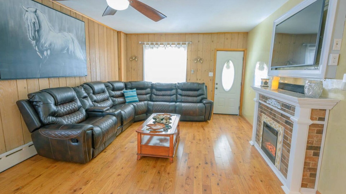 Limekiln House | Experience comfort near entertainment! 5-min drive to Santander Arena