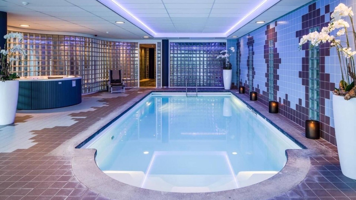 Municipality of Etten-Leur Hotel | Experience Comfort and Wellness! Indoor Pool, Near Beeradvertising Museum!