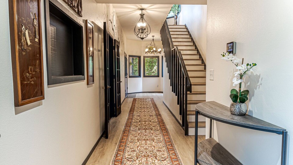Duvall House | Experience Duvall charm near Evergreen State Fairgrounds