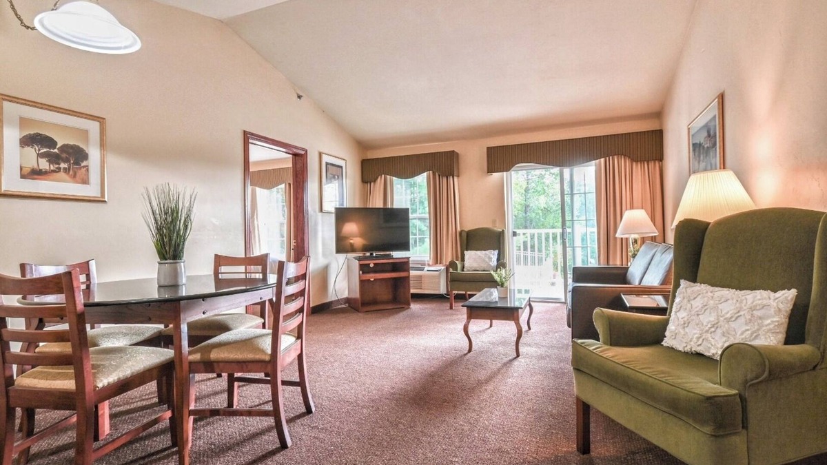 Pembine Hotel | Experience Historic Charm in Room Near Nature Trails with Indoor Pool