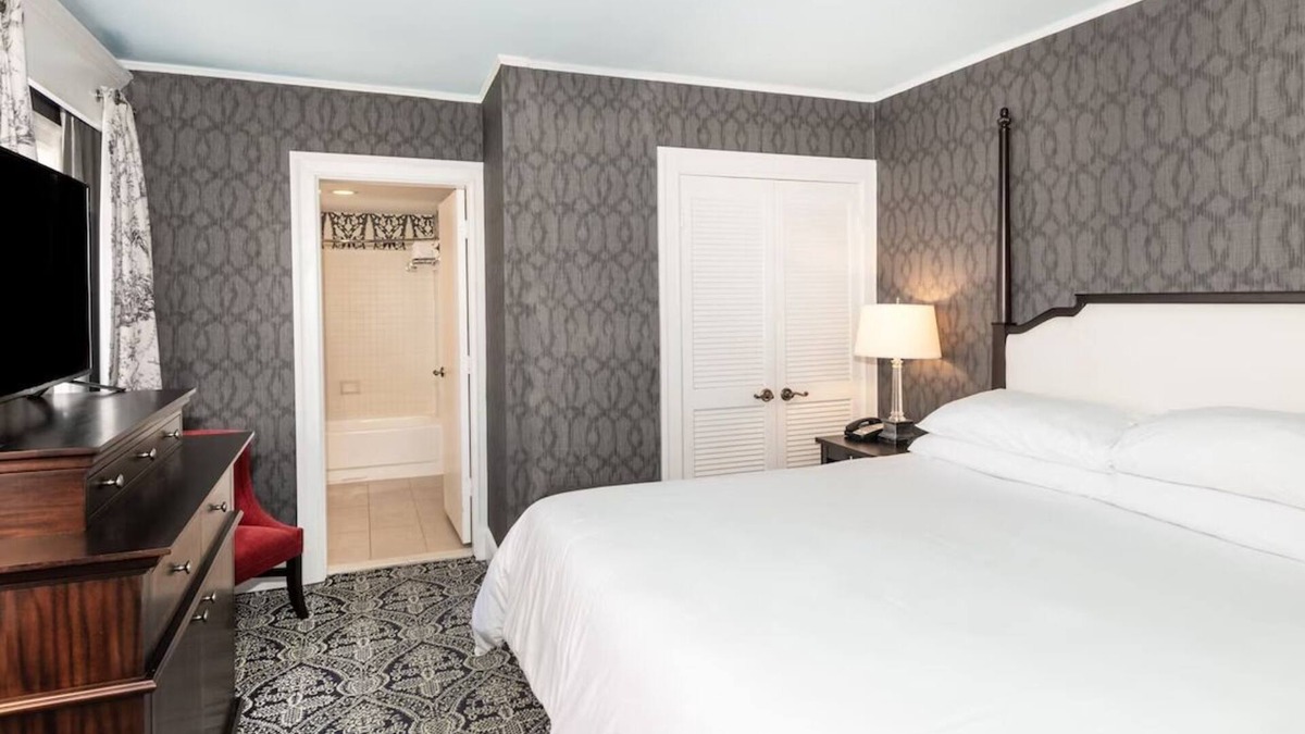 Historic District Hotel | Experience History in Annapolis, Near Chesapeake Bay & Beaches!