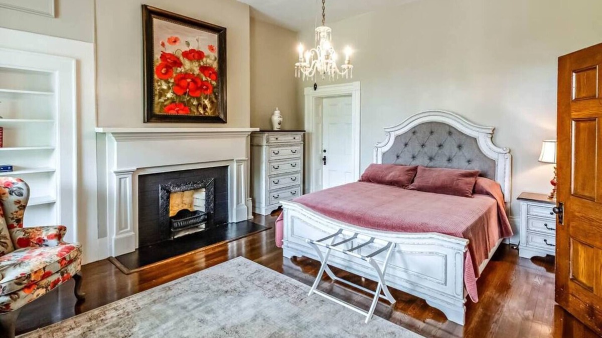 Tazewell House | Experience history in the Etta V