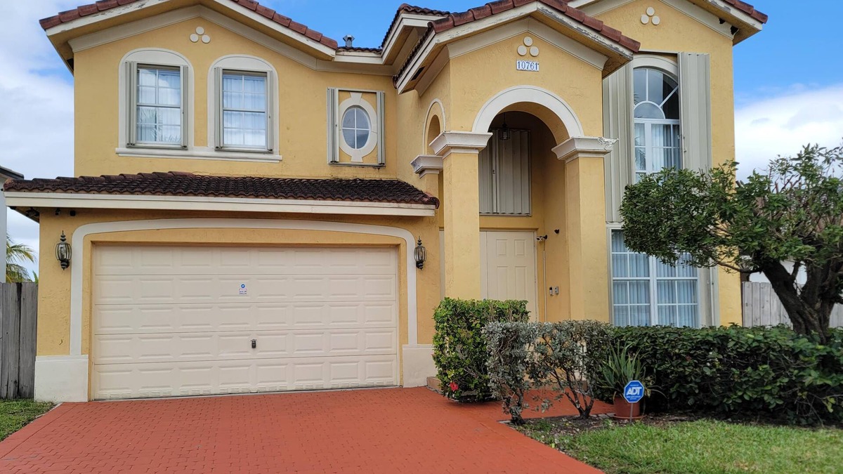Princeton House | Experience Homestead charm near Black Point Park and Marina