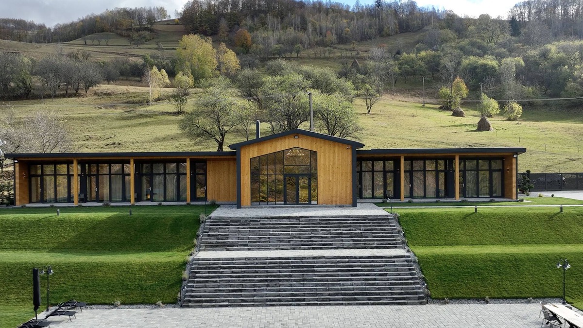 Ramet Ski Chalet | Experience luxury and comfort at the "Friends" Cabin in the Apuseni Mountains