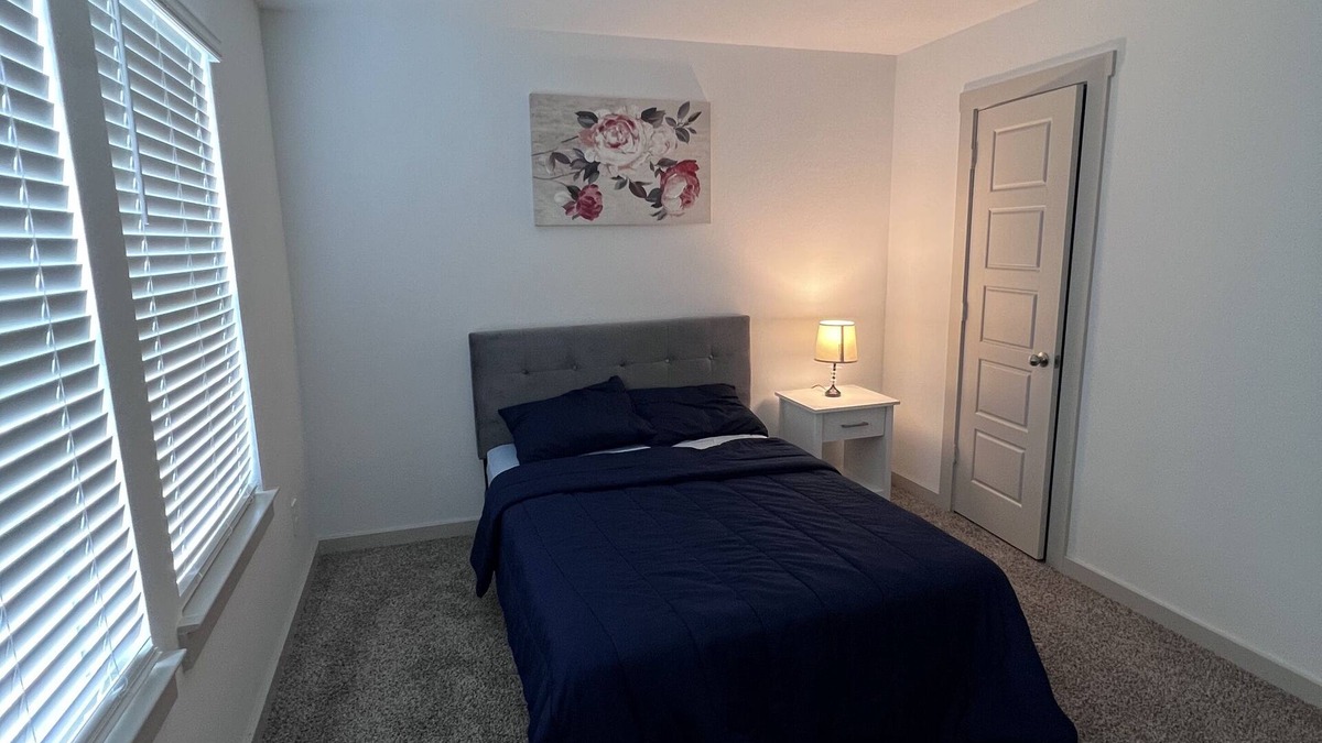 Iowa Colony House | Experience luxury and comfort in Rosharon: A modern 2-story House