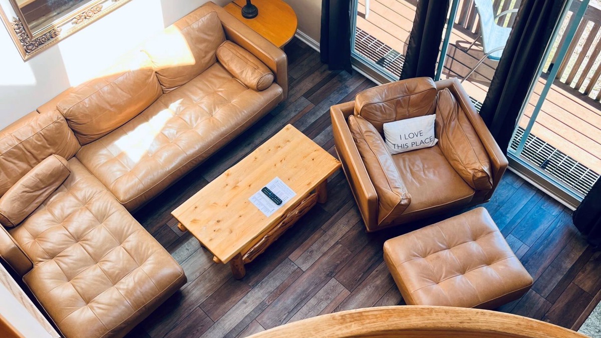Bartlett Hotel | Experience Luxury and Valley Views in Entleback's Renovated Two-Bedroom Loft Condo