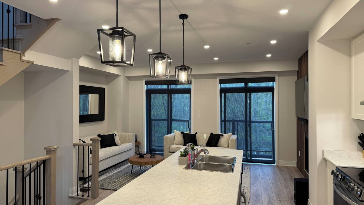 Georgian Bay House | Experience Luxury at our Stunning 3-Bedroom Golf /pool Resort!