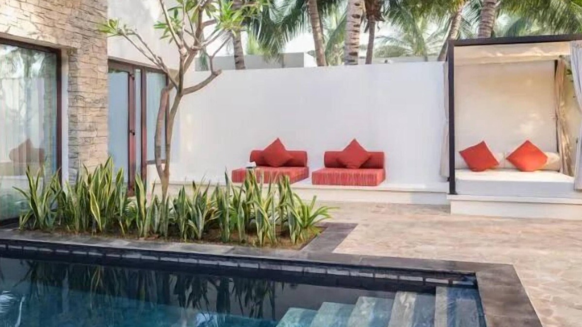 Salalah Hotel | Experience Luxury Living in Beach Resort! Plunge Pool & Sundeck, Spa Facility!