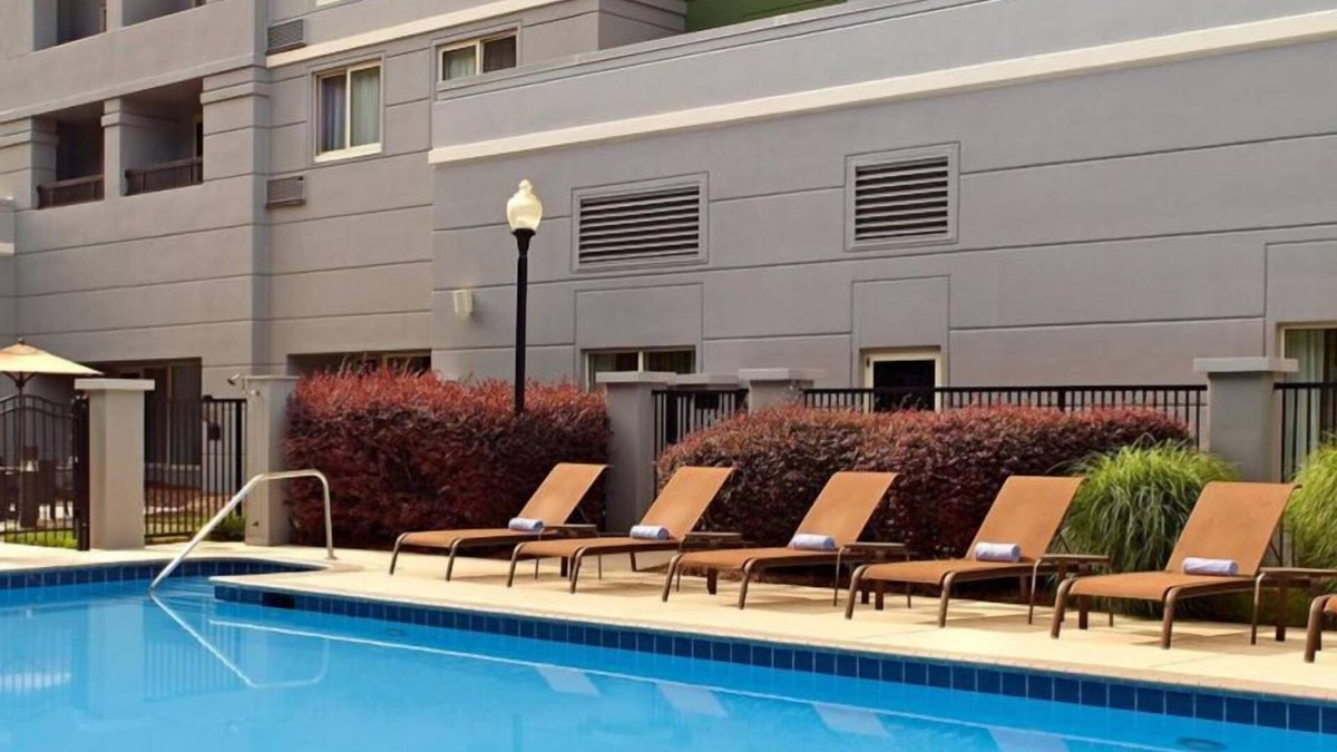 Home Park Hotel | Experience Midtown Atlanta's Vibrant Scene! 2 Spacious Rooms w/Balconies! Pool!