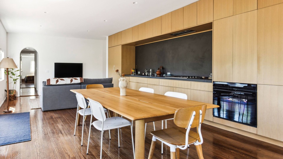 Silver Lake Condo | Experience Modern Luxury at Silverlake Waterfront