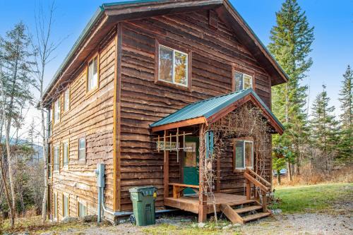 Bigfork House | Experience Montana Cabins - Hummingbird Family Cabin #6