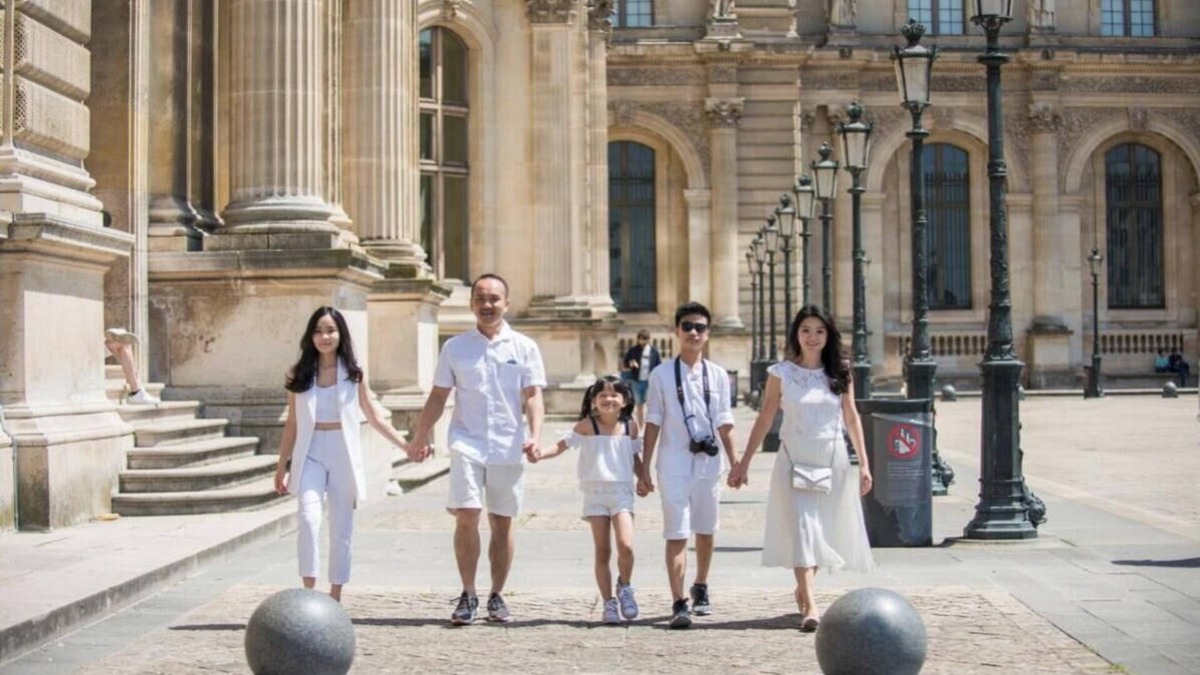 Palais-Royal Apartment | Experience Parisian Heritage 5 bedroom Apartment in Louvre