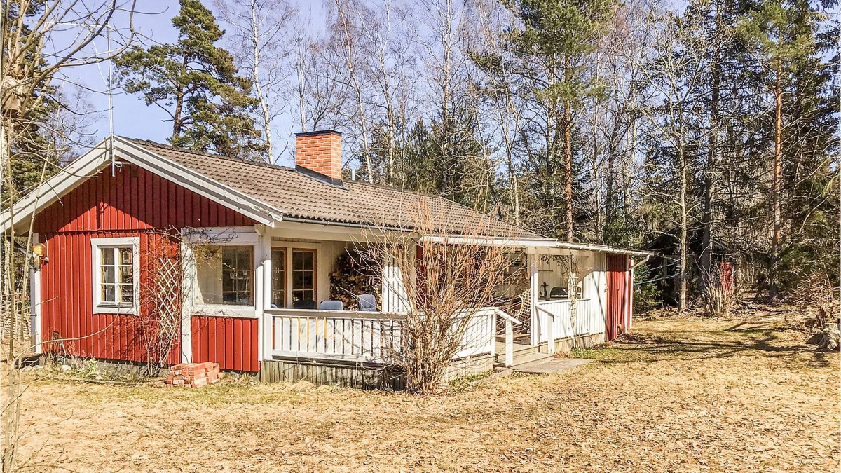 Grisslehamn House | Experience pure relaxation in this beautiful wooden house.
