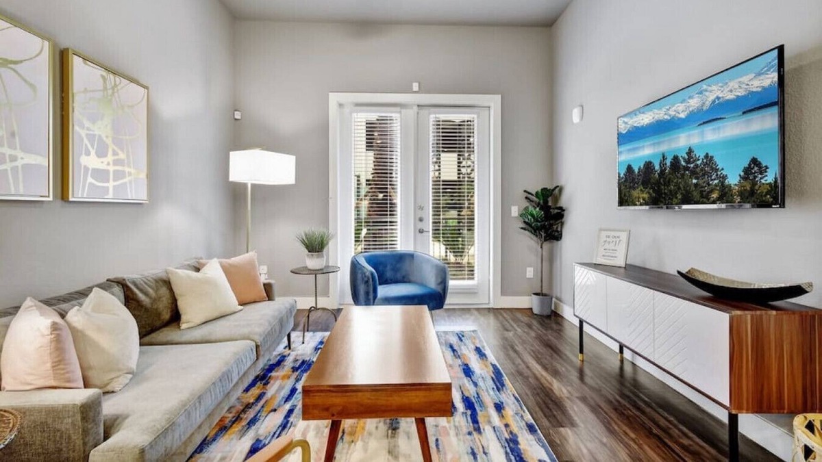Arsenal Apartment | Experience San Antonio in Style