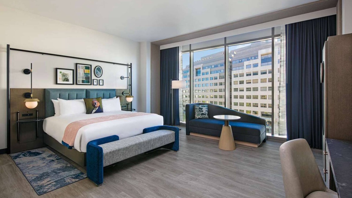 North Capitol Street Hotel | Experience Soothing Moments & Luxury! Comfortable & Pet-friendly Room with View!