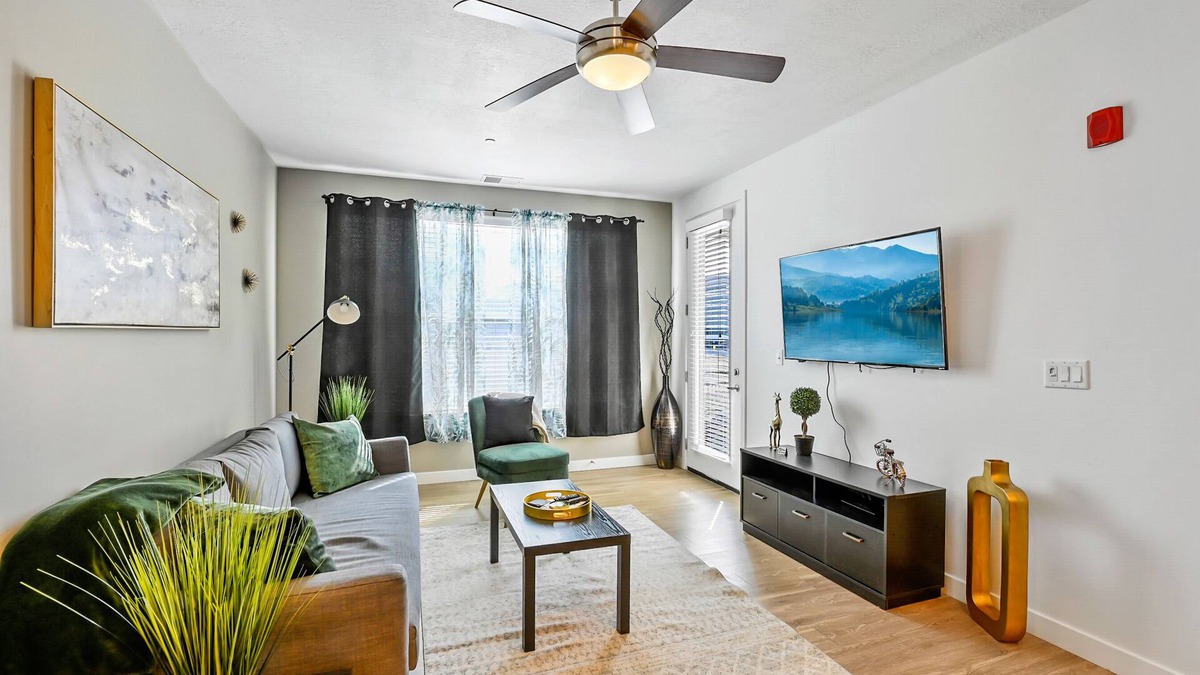 Draper Apartment | Experience South Valley charm, just a 9-min drive to Thanksgiving Point