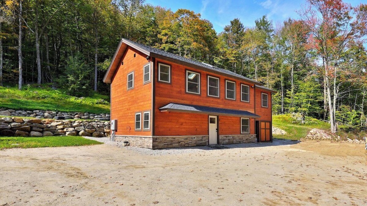 Pittsfield House | Experience the charm of Peak Hill Home, Entire home in Killington/Pittsfield, Vermont