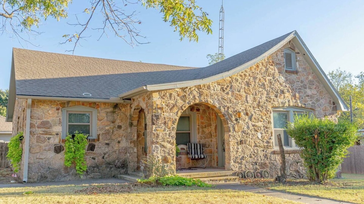 Saint Jo House | Experience the charm of Saint Jo, Texas, in this cozy home designed for a peaceful escape