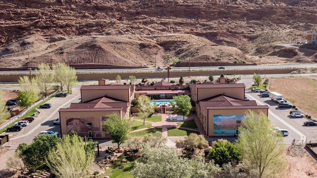 Moab House | Experience the Heart of Utah's Mountains: Ideal for Families and Adventurers!