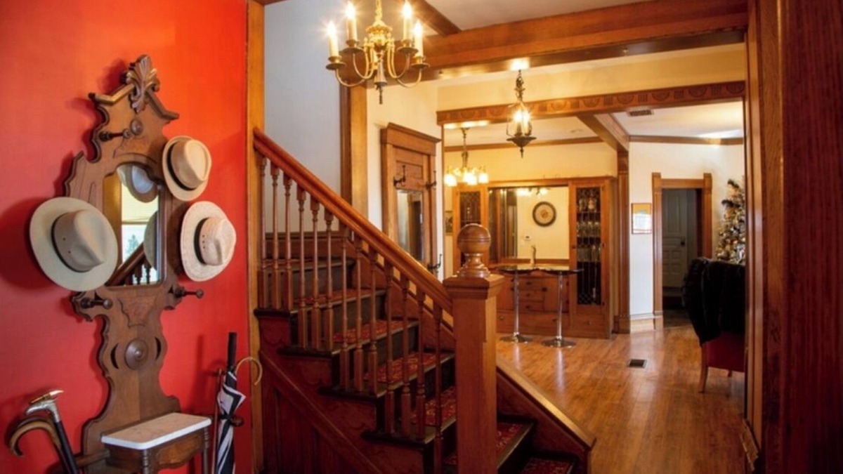 West Central Apartment | Experience the Heart of Downtown Fort Wayne feel right at home 3-bdrm with patio