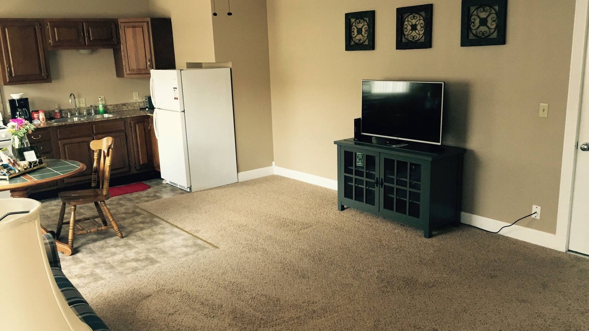 Iola Apartment | Experience The Lofts – Amazing View, Modern Comforts, Historical Charm!