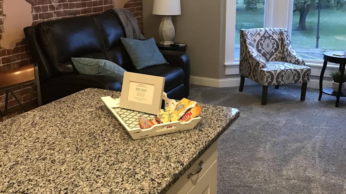 Iola Apartment | Experience the Lofts-Wheeler suite