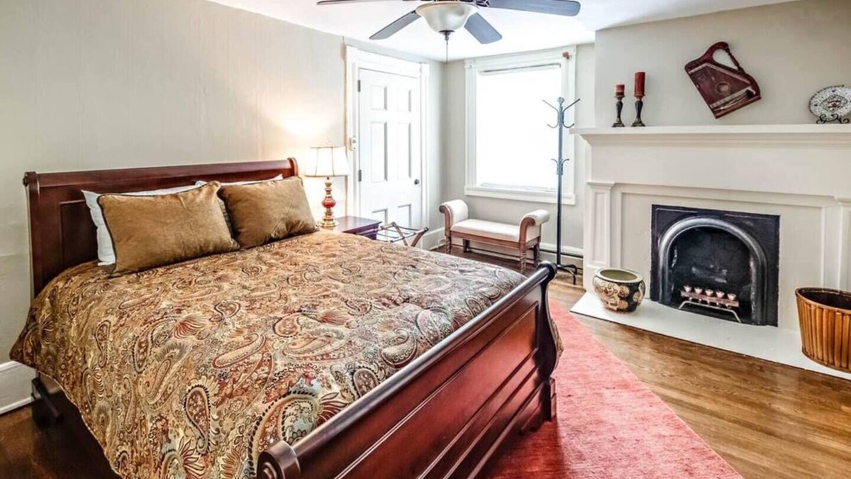 Tazewell House | Experience the luxurious Litz Suite at the historic Litz Mansion in Tazewell, VA