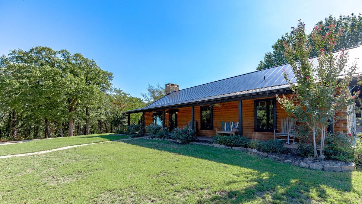 Muenster Cabin | Experience the Majesty of Nature with a Breathtaking Sunset!