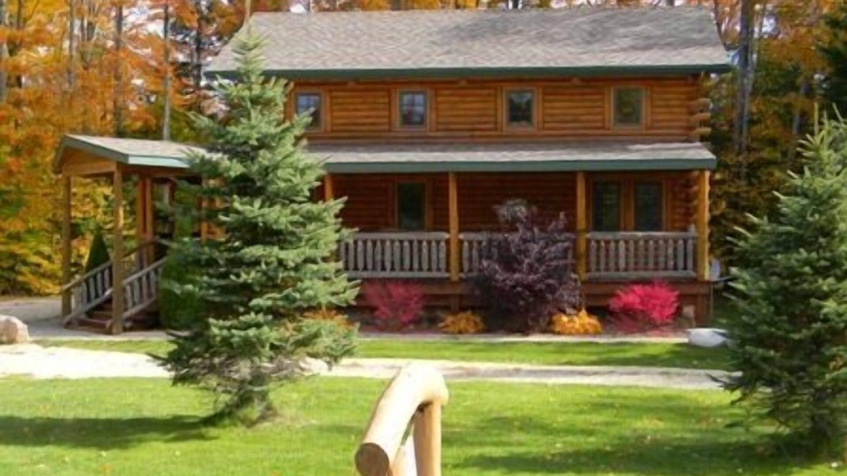 McMillan Cabin | Experience the North. in Luxury - at an Affordable Price!